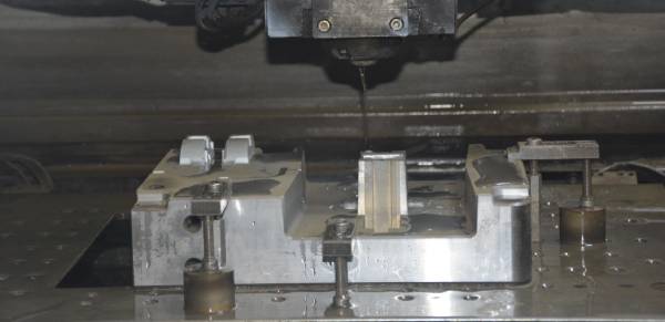 模具加工慢走絲 模具加工慢走絲