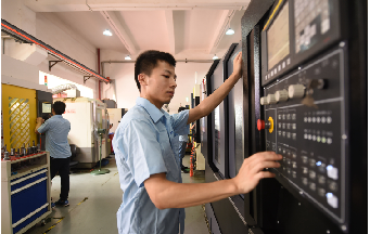 注塑生產(chǎn)塑料制品發(fā)生脆性斷裂的原因是什么？