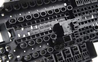 注塑模具進膠方式詳解：打破常規(guī)，提升生產(chǎn)效率