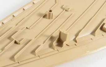 包膠二次注塑成型時，TPE軟膠粘模具如何改善？