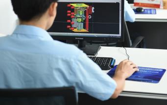 PEEK注塑加工五大關(guān)鍵注意事項：與普通塑料注塑有何不同？