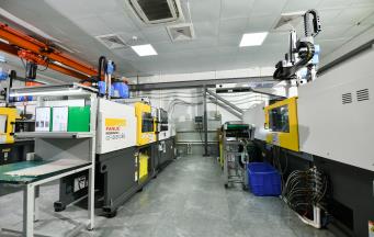 揭秘：為什么每個注塑廠都離不開攪拌機(jī)？